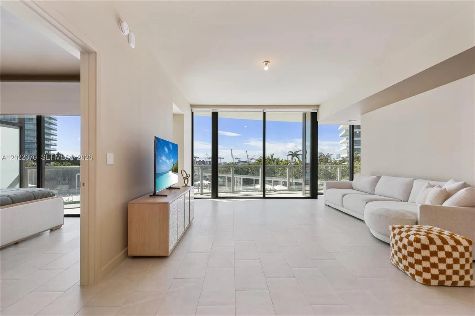 1-bedroom Condo — 500 Alton Rd #802, Miami Beach, FL 33139