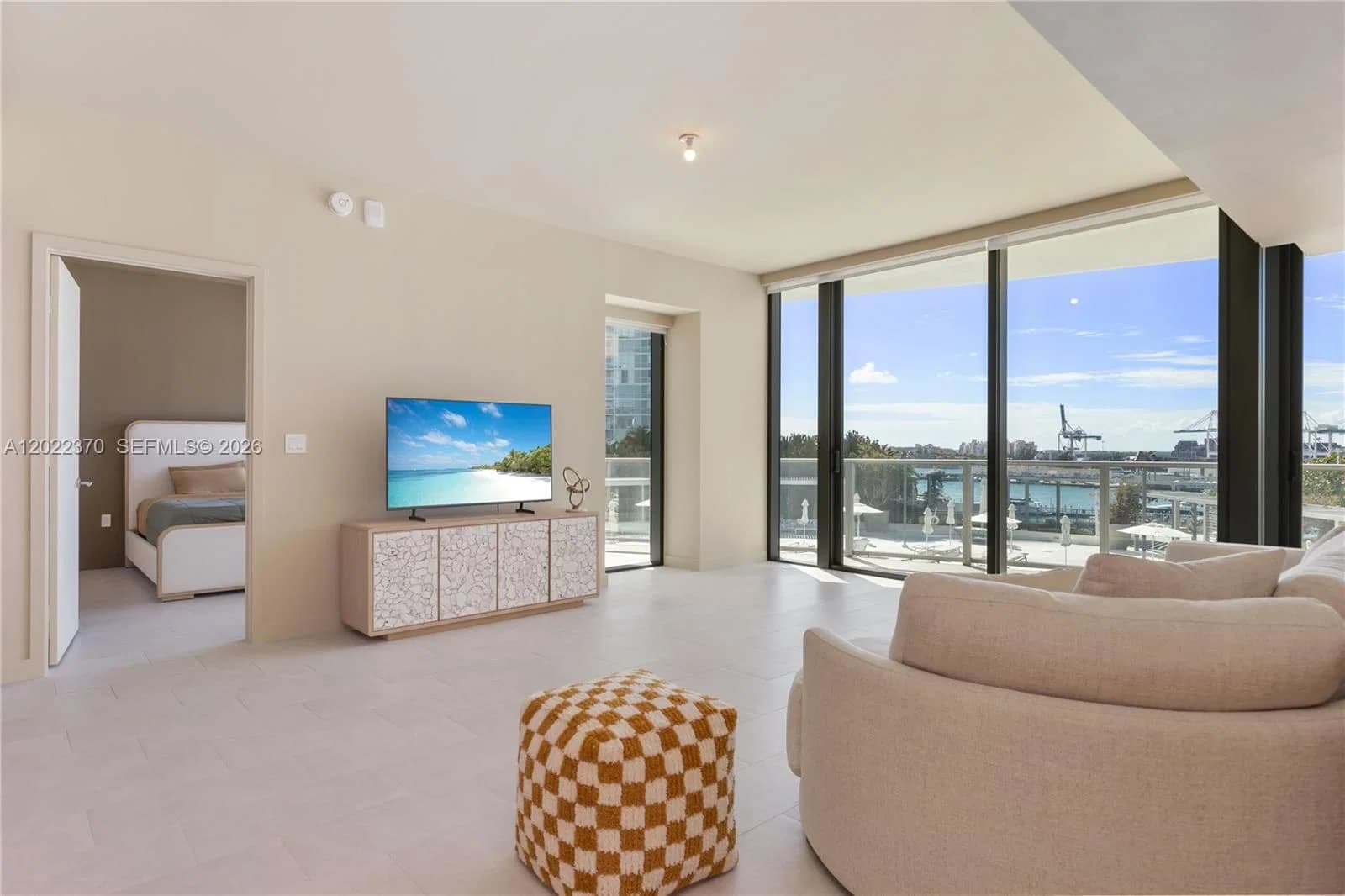 1-bedroom Condo — 500 Alton Rd #802, Miami Beach, FL 33139