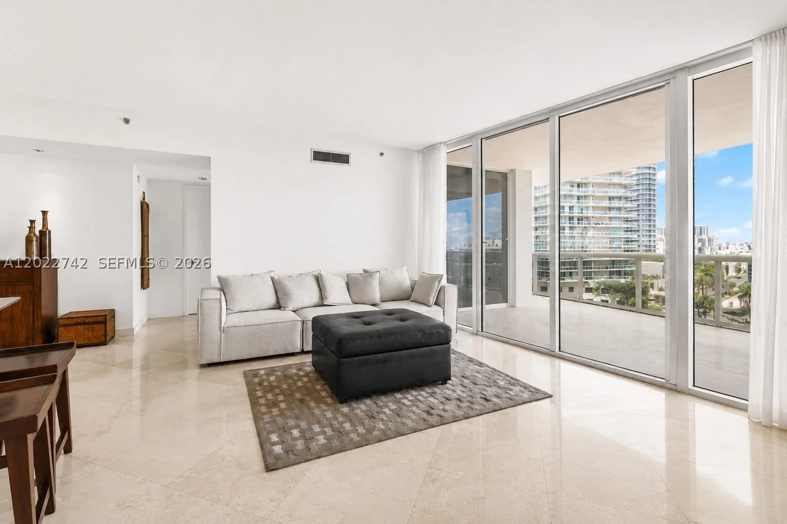 2+1 Condo — 400 Alton Rd #907, Miami Beach, FL 33139