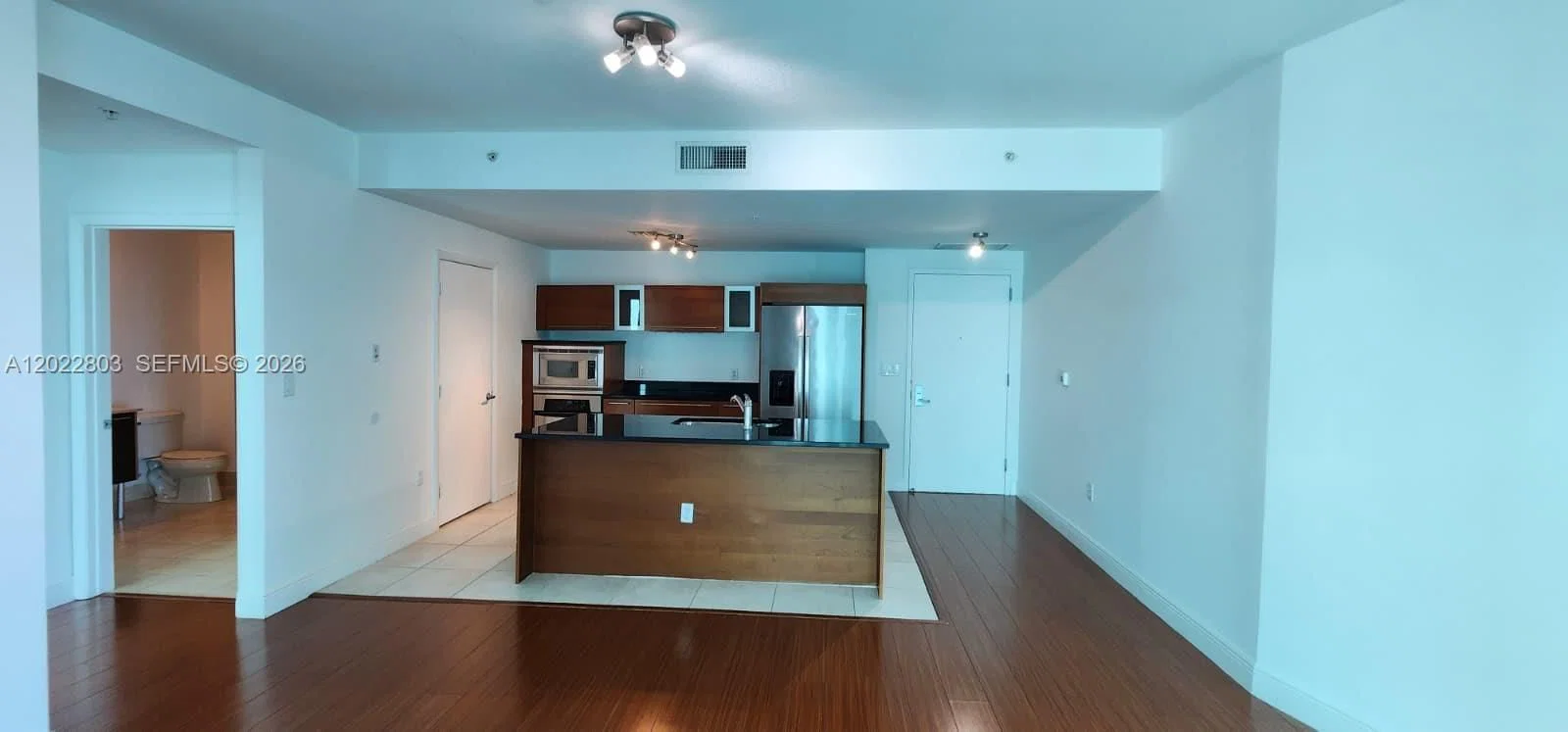 1+1 Condo — 1900 Bayshore Dr #3717, Miami, FL 33132