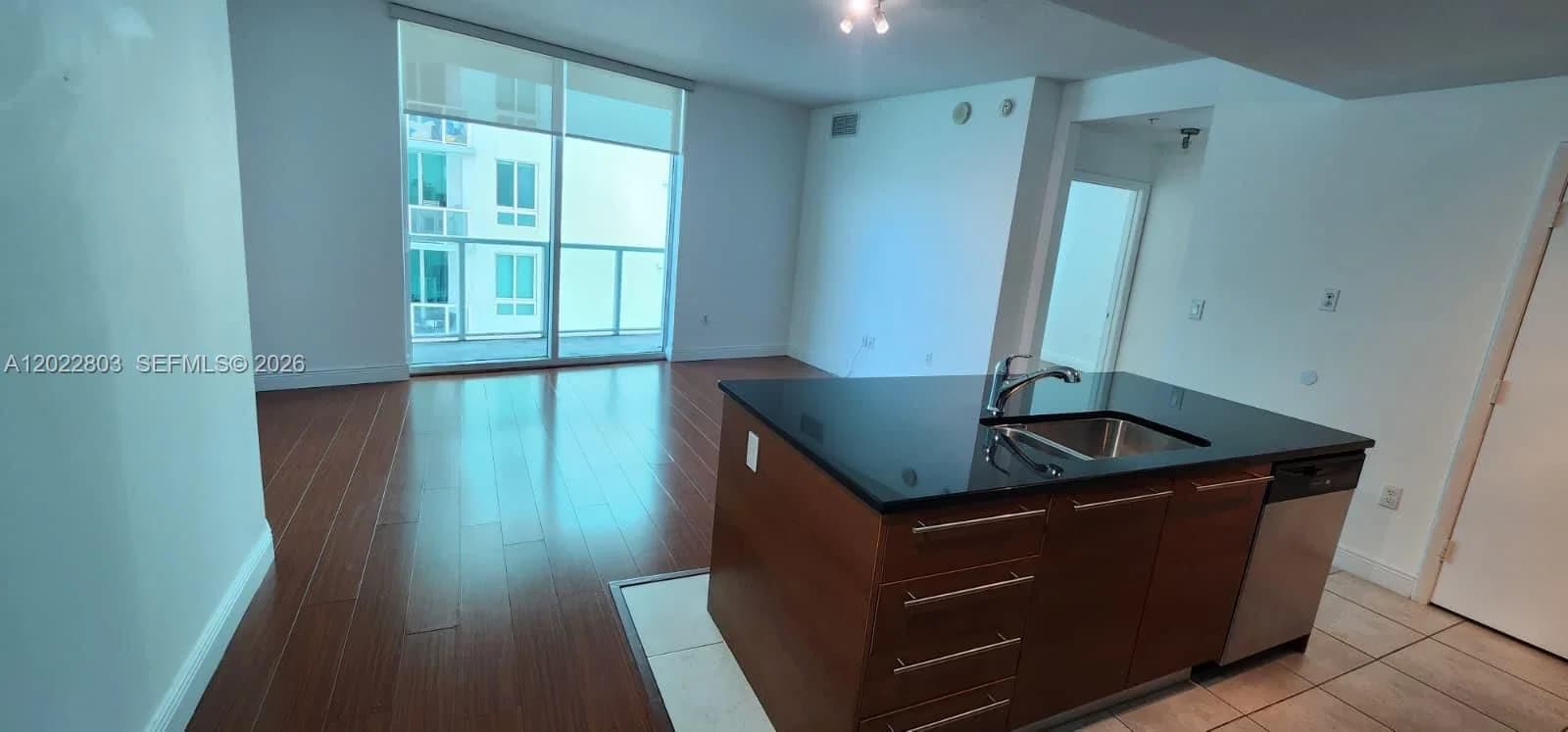 1+1 Condo — 1900 Bayshore Dr #3717, Miami, FL 33132