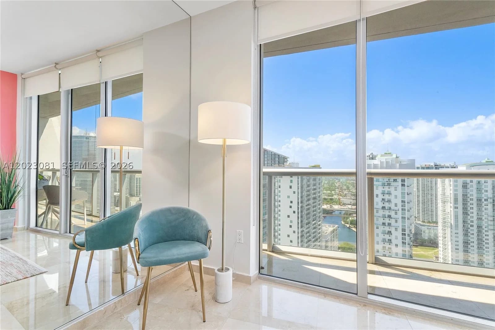 1-bedroom Condo — 485 Brickell Ave #4206, Miami, FL 33131