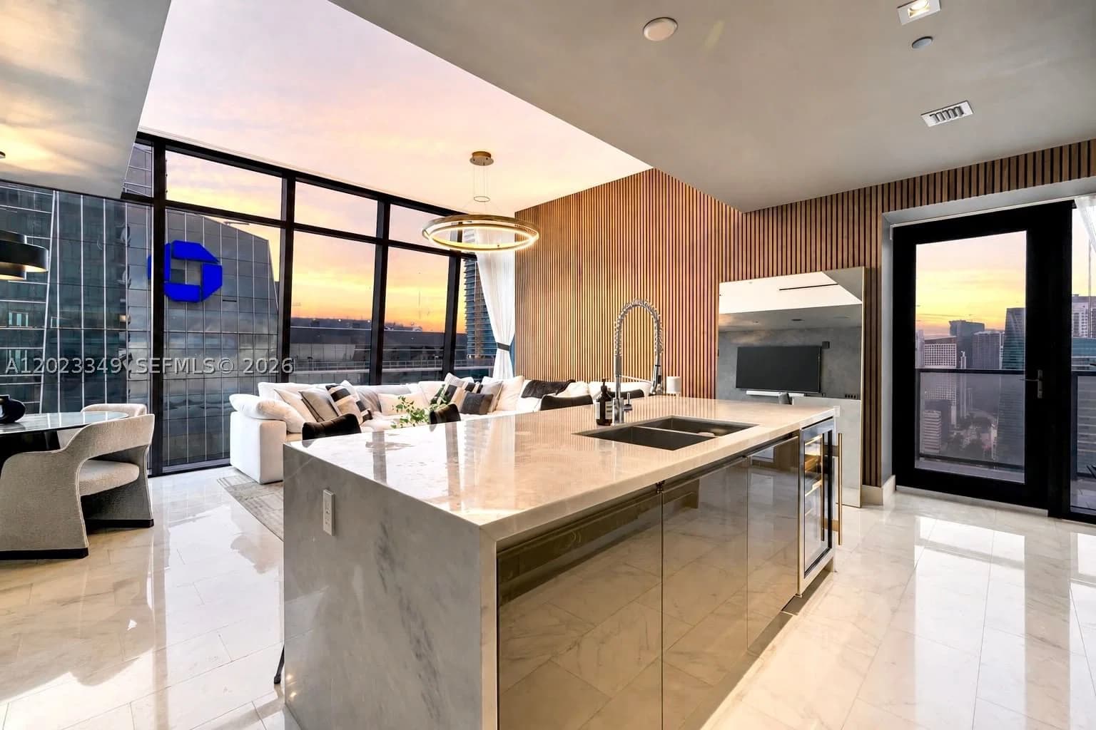 2-bedroom Condo — 1451 Brickell Ave #4304, Miami, FL 33131