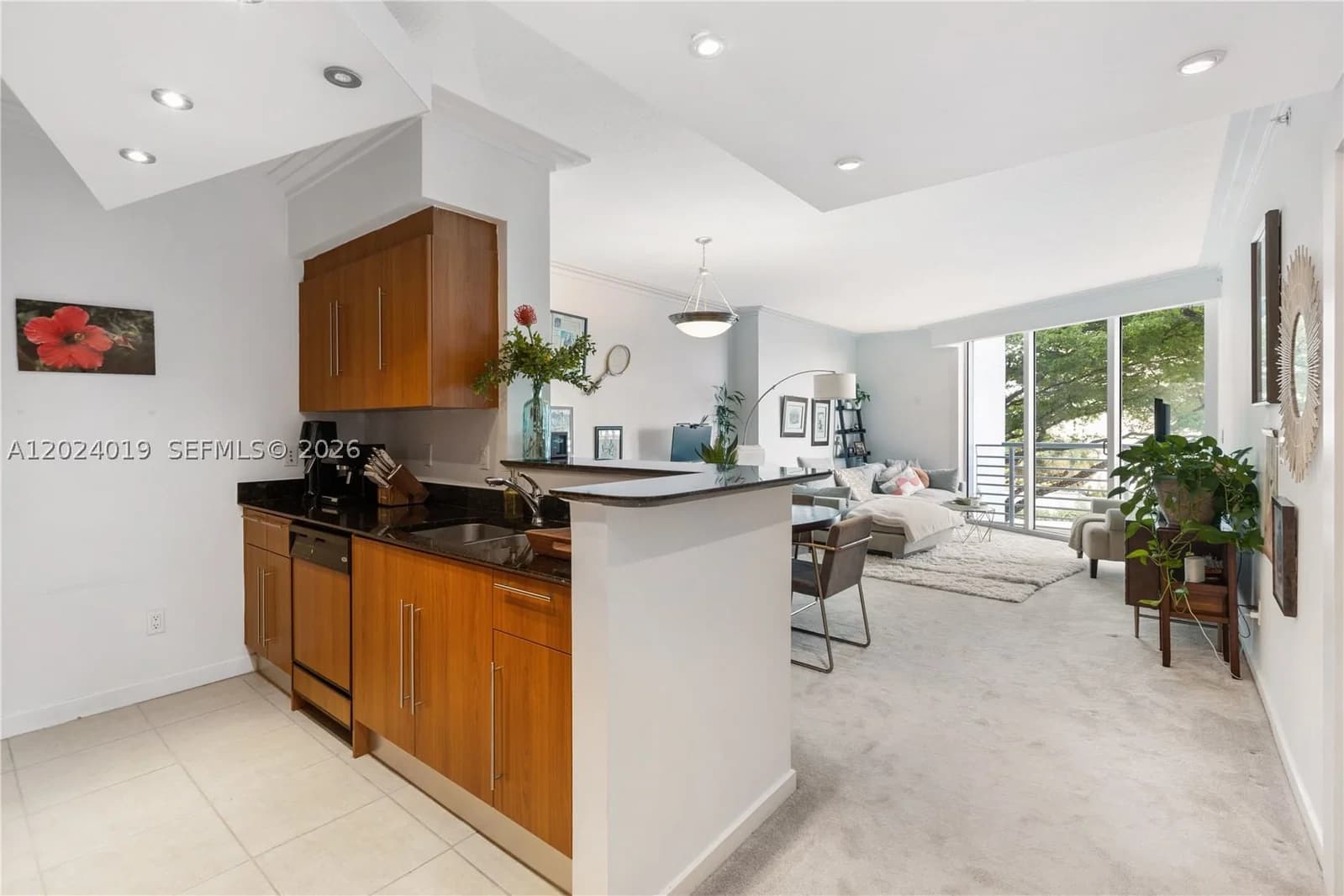 1-bedroom Condo — 335 Biscayne Blvd #802, Miami, FL 33131