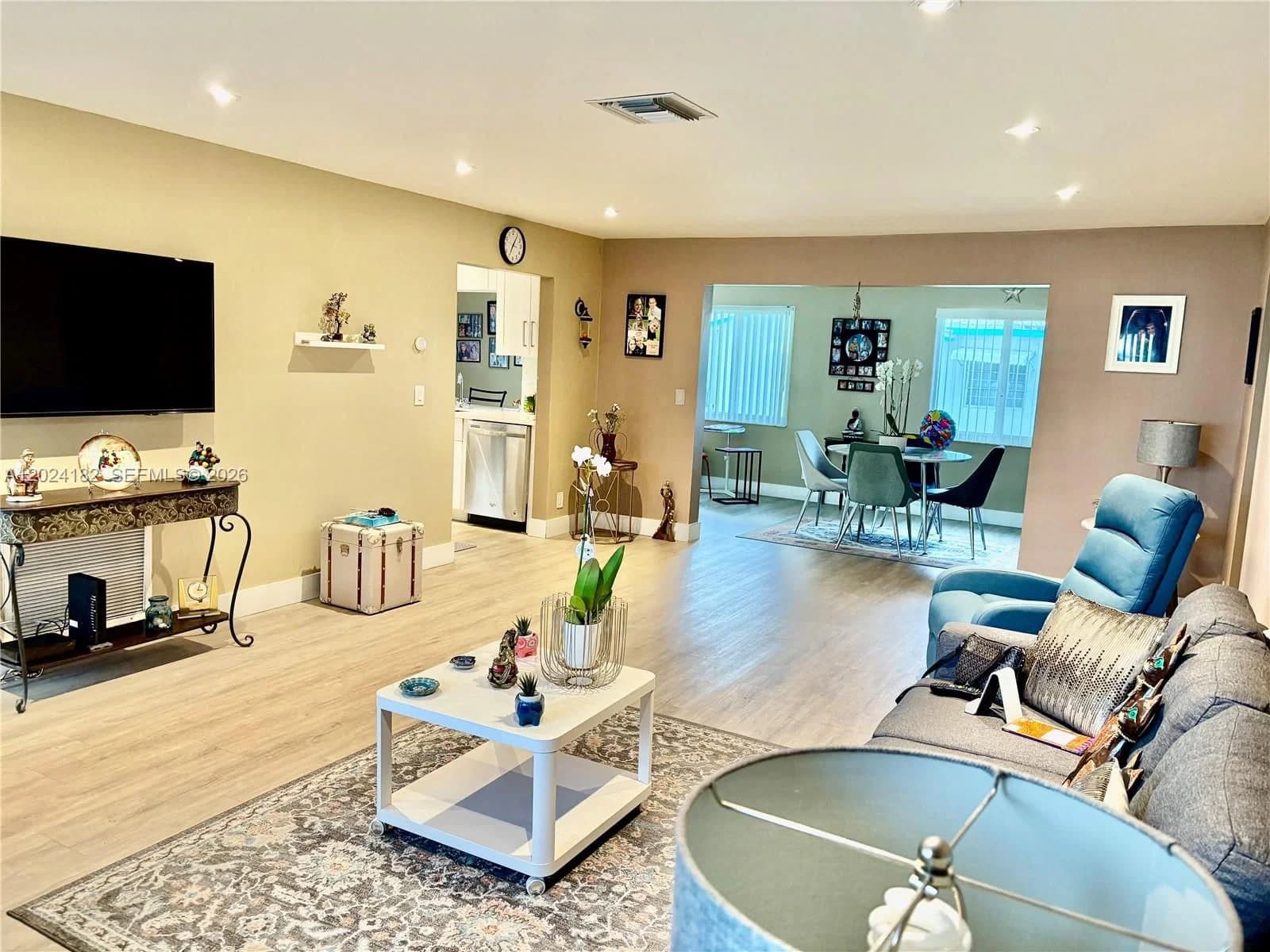 2+1 Müstakil ev — 8225 12th Ct, Plantation, FL 33322