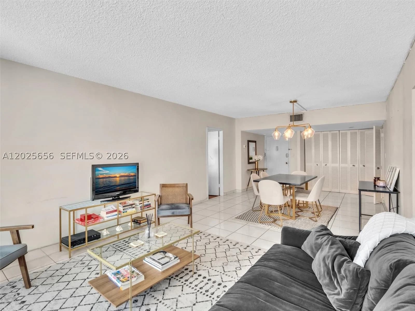 2-bedroom Condo — 5401 Collins Ave #107, Miami Beach, FL 33140