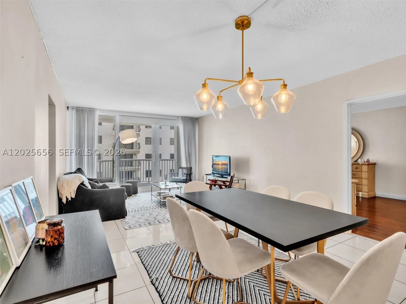2-bedroom Condo — 5401 Collins Ave #107, Miami Beach, FL 33140