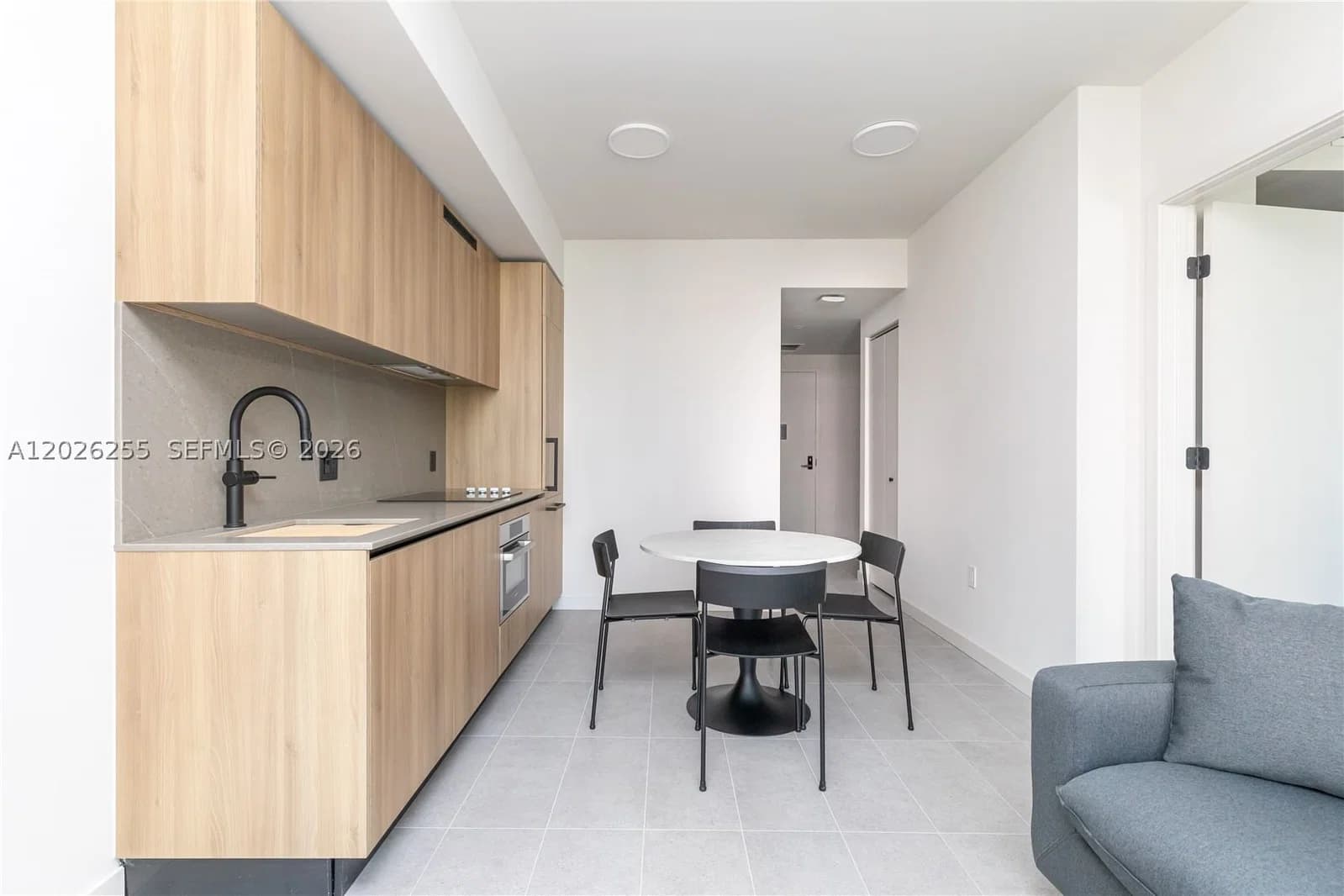 1-bedroom Condo — 121 5th St #510, Miami, FL 33132