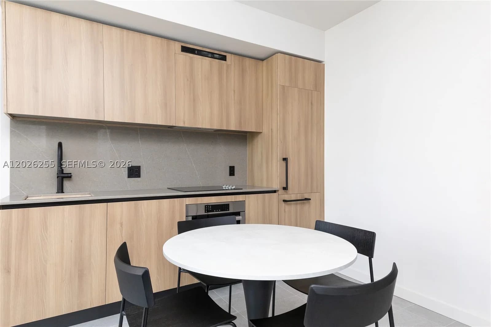 1-bedroom Condo — 121 5th St #510, Miami, FL 33132