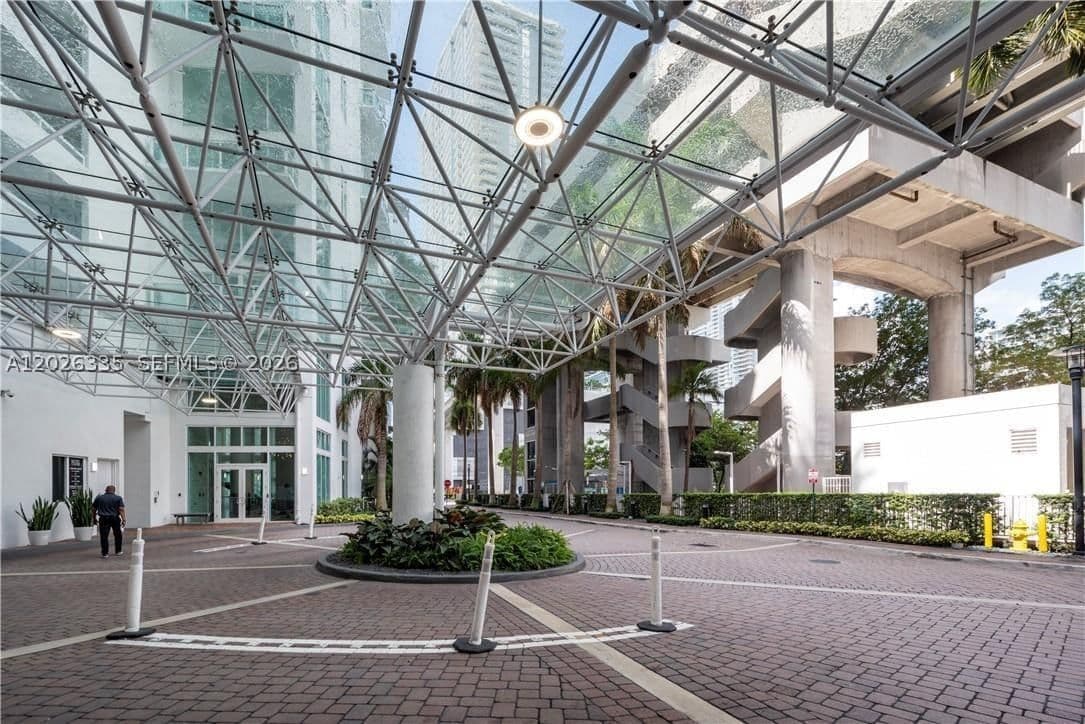 1+1 Condo — 31 5th St #705, Miami, FL 33131