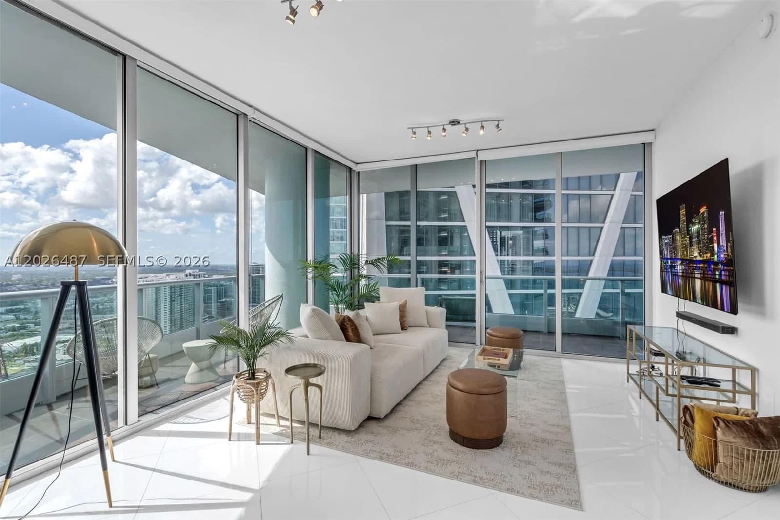2-bedroom Condo — 900 Biscayne Blvd #4412, Miami, FL 33132