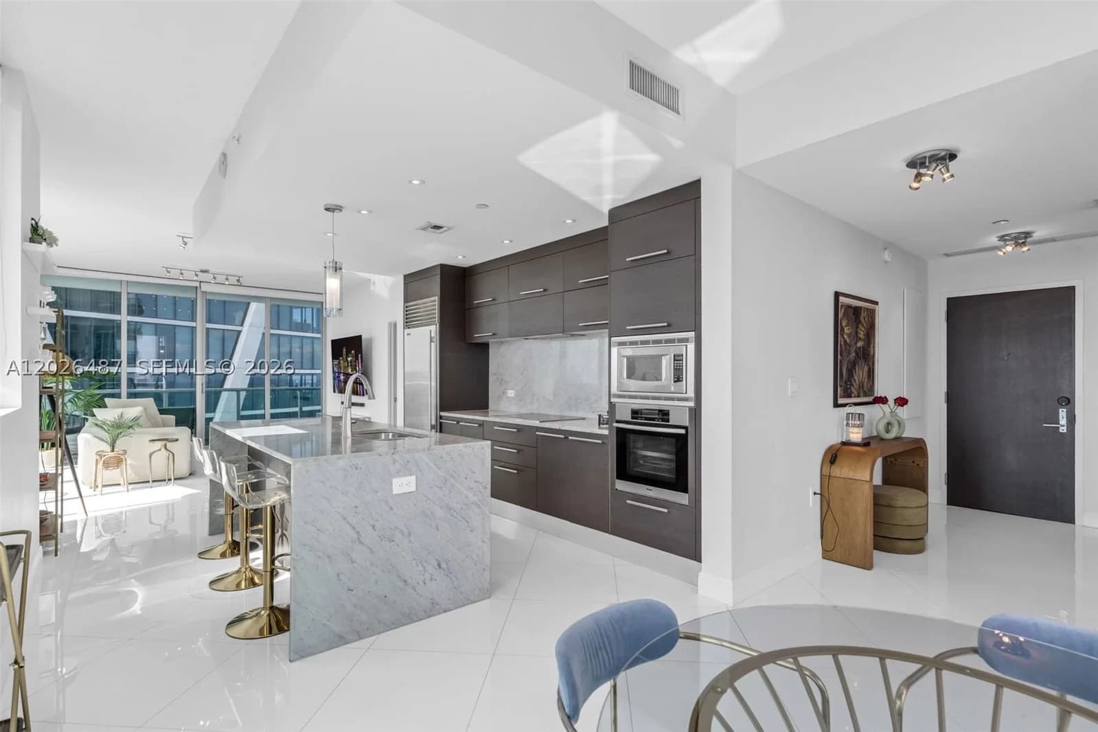 2-bedroom Condo — 900 Biscayne Blvd #4412, Miami, FL 33132