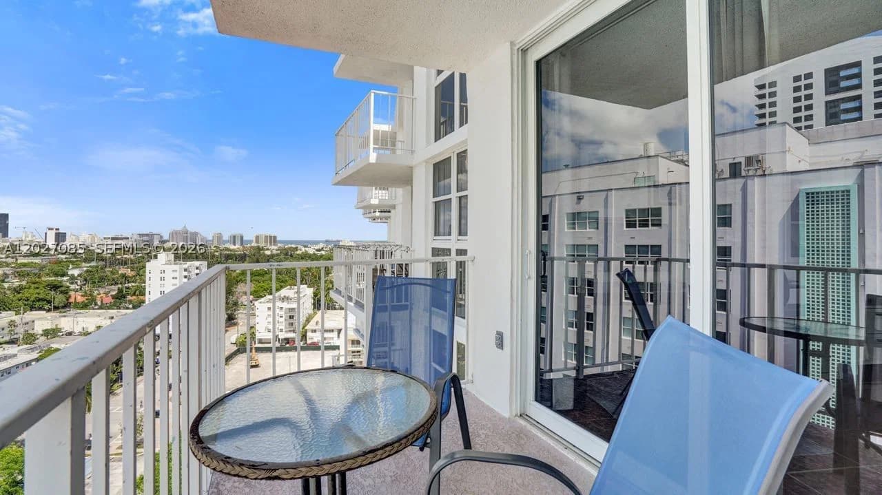 1-bedroom Condo — 1228 West Ave #1404, Miami Beach, FL 33139