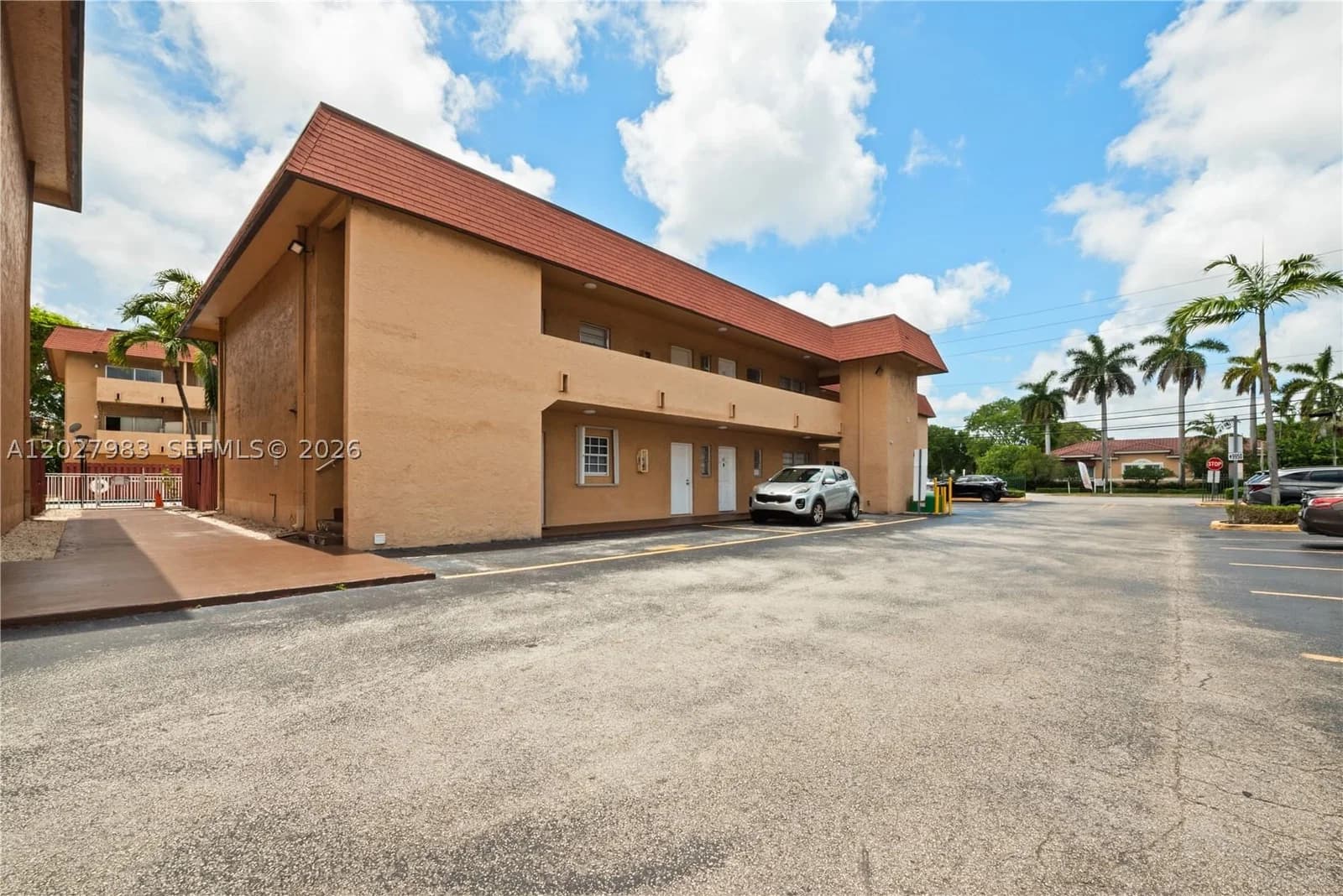 1+1 Condo — 9950 88th St #414-4, Miami, FL 33176
