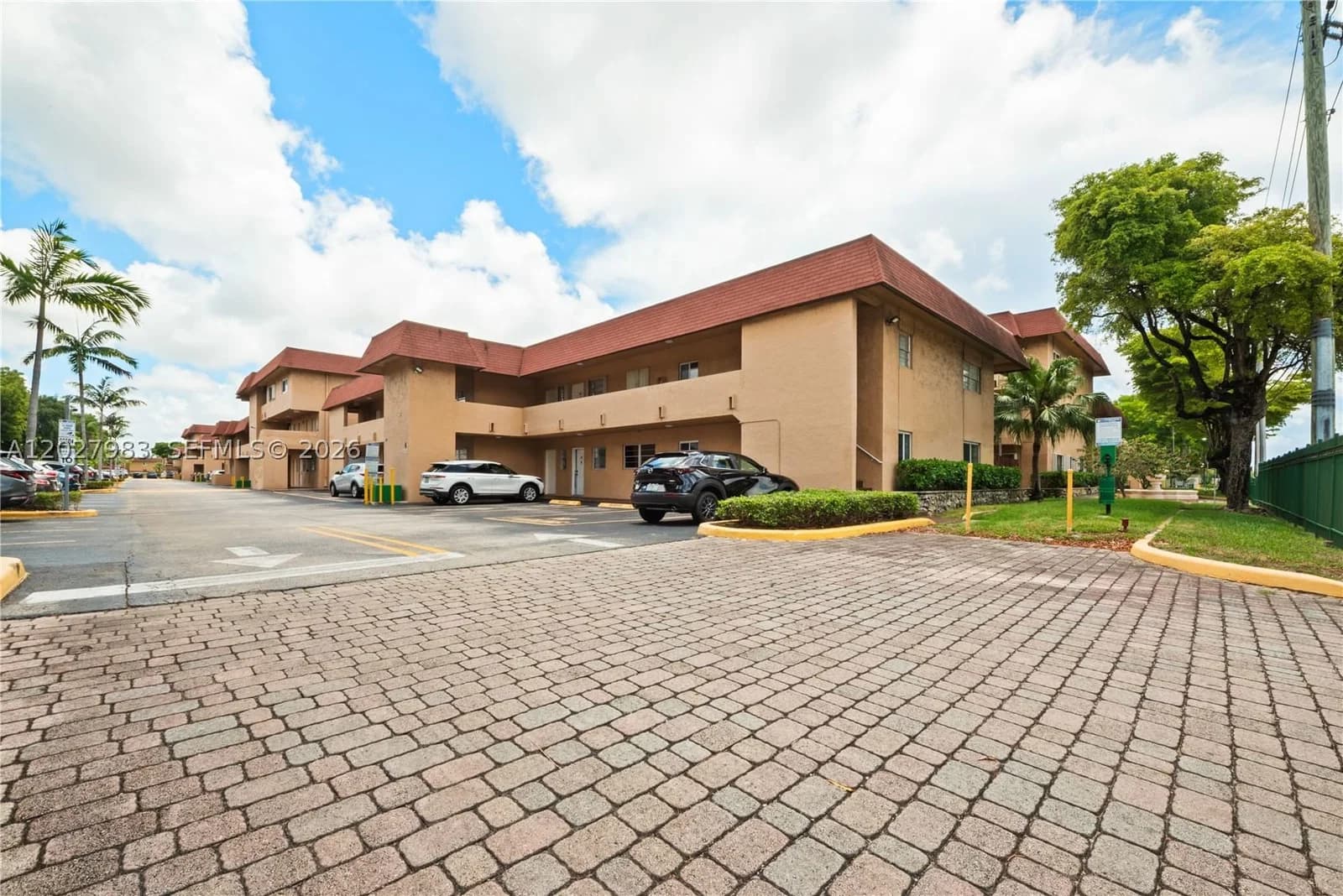 1+1 Condo — 9950 88th St #414-4, Miami, FL 33176
