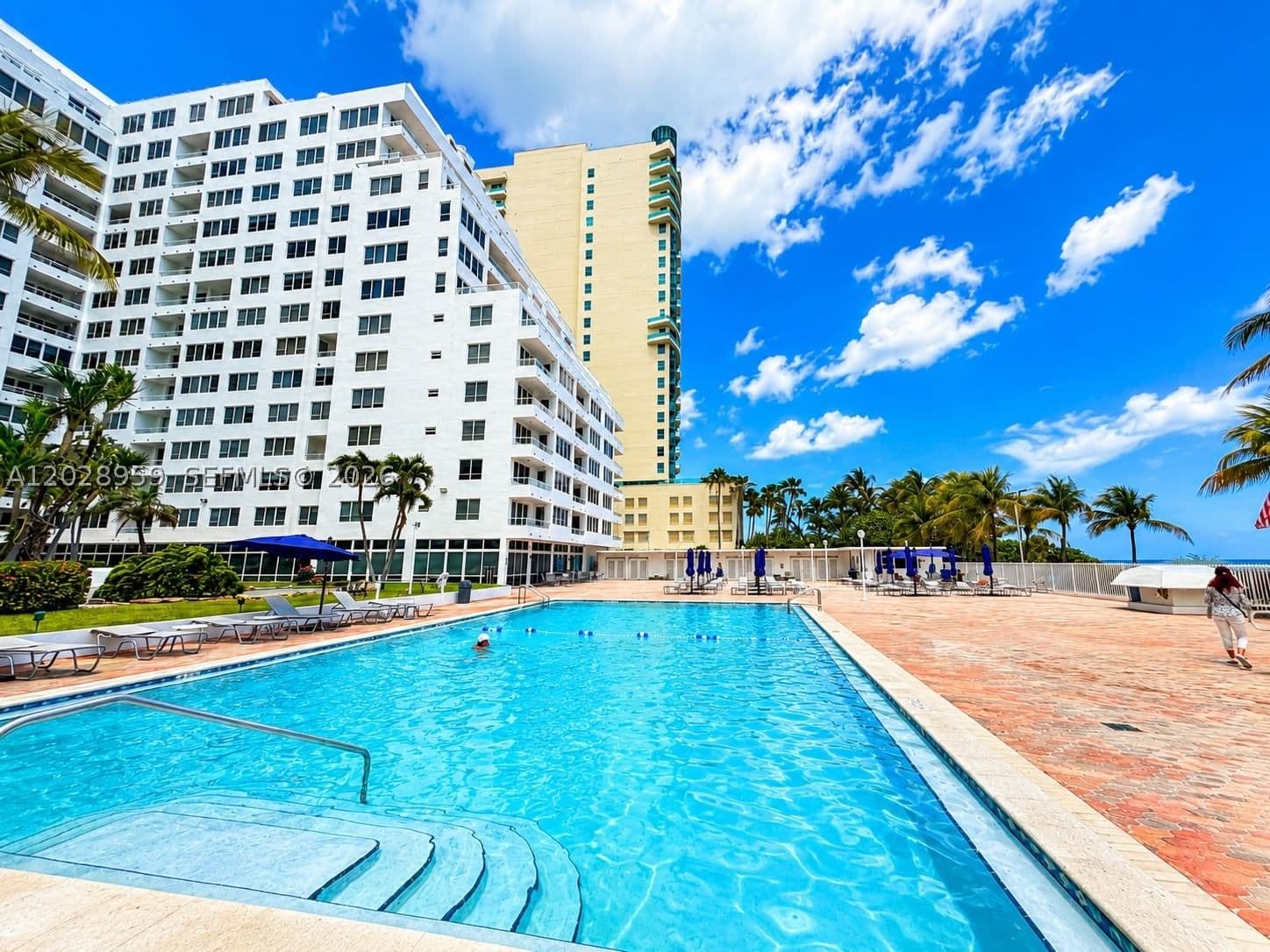 2-bedroom Condo — 5005 Collins Ave #616, Miami Beach, FL 33140