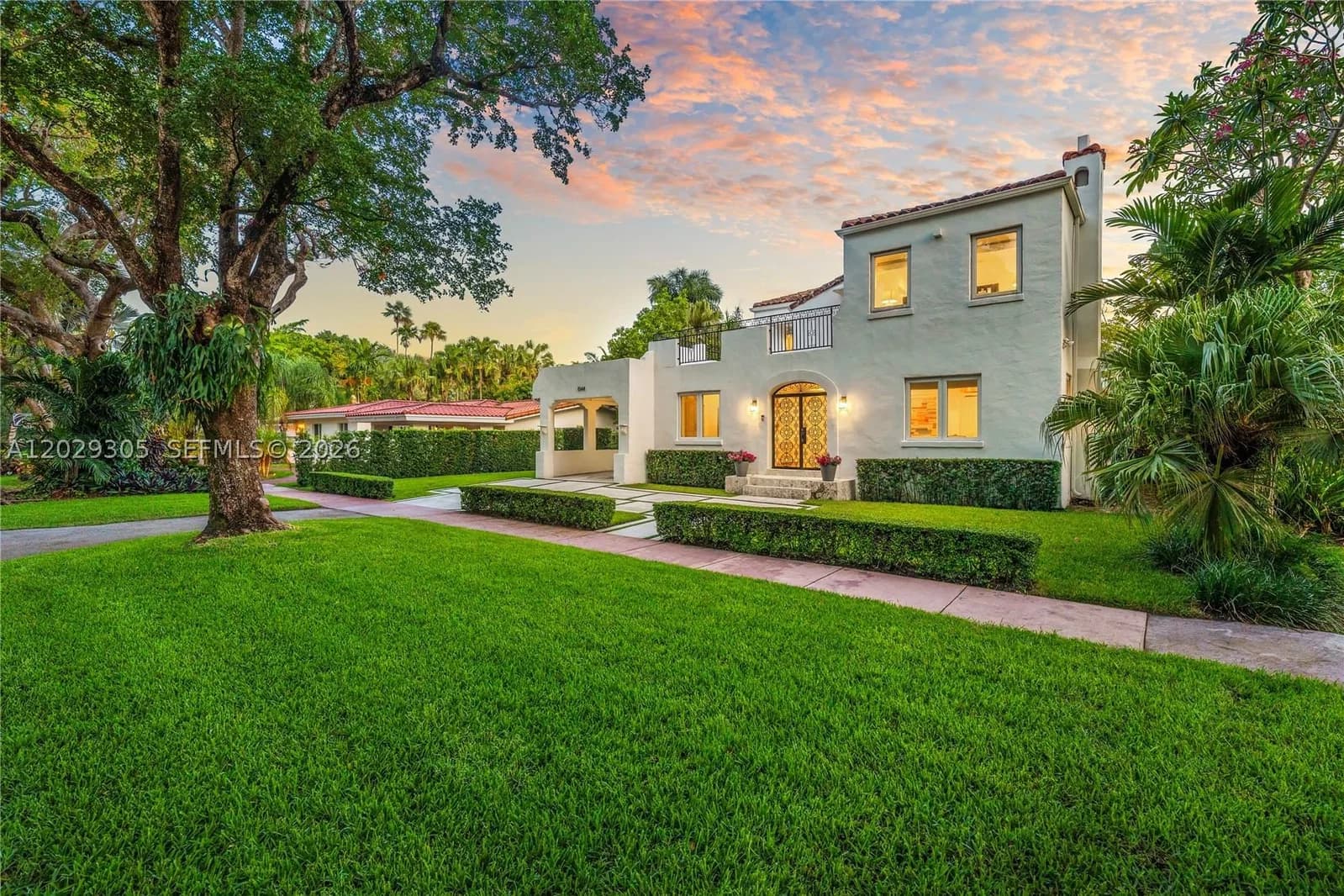 4+1 Müstakil ev — 1544 Plasentia Ave, Coral Gables, FL 33134