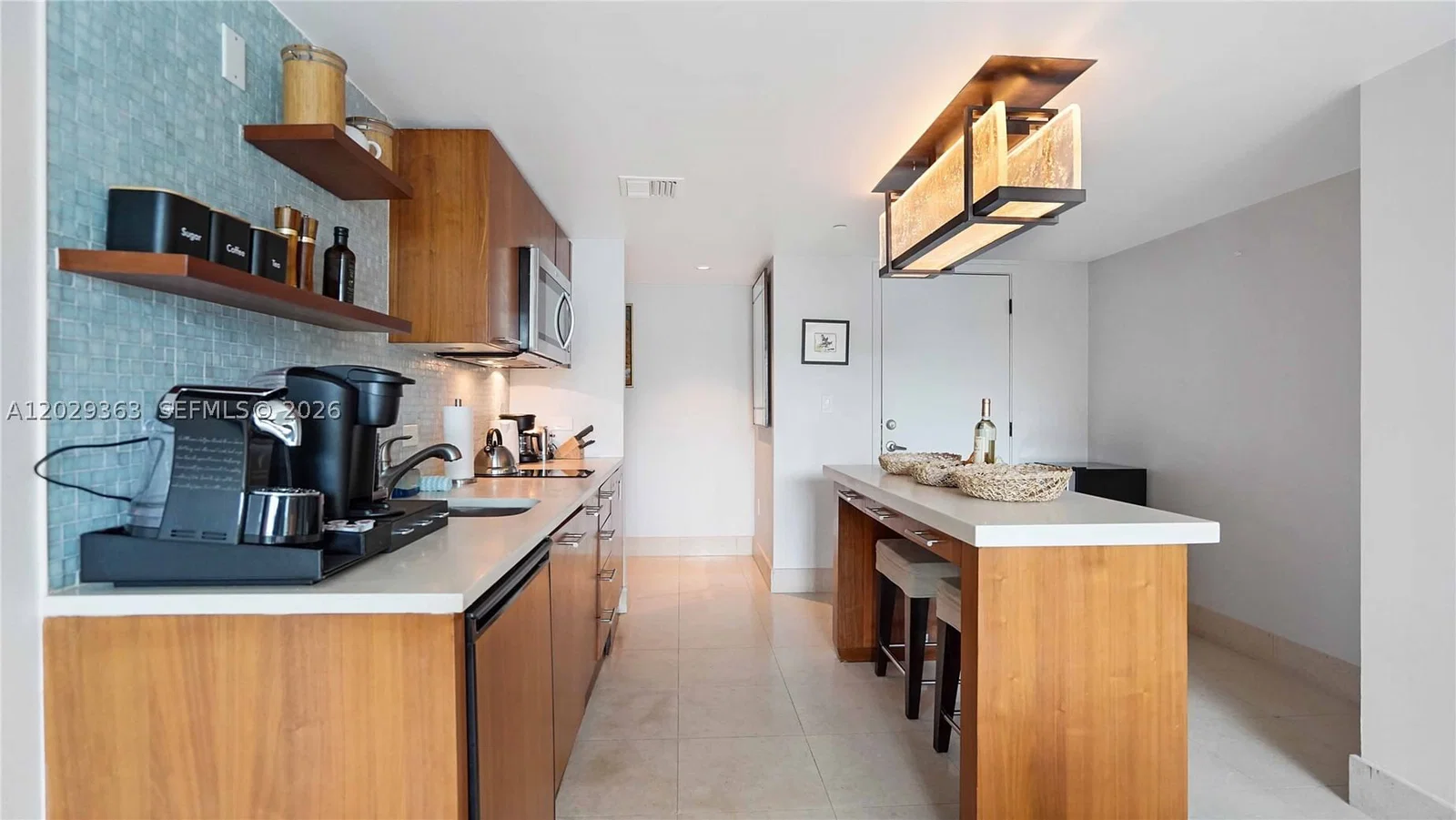 1-bedroom Condo — 6801 Collins Ave #315, Miami Beach, FL 33141