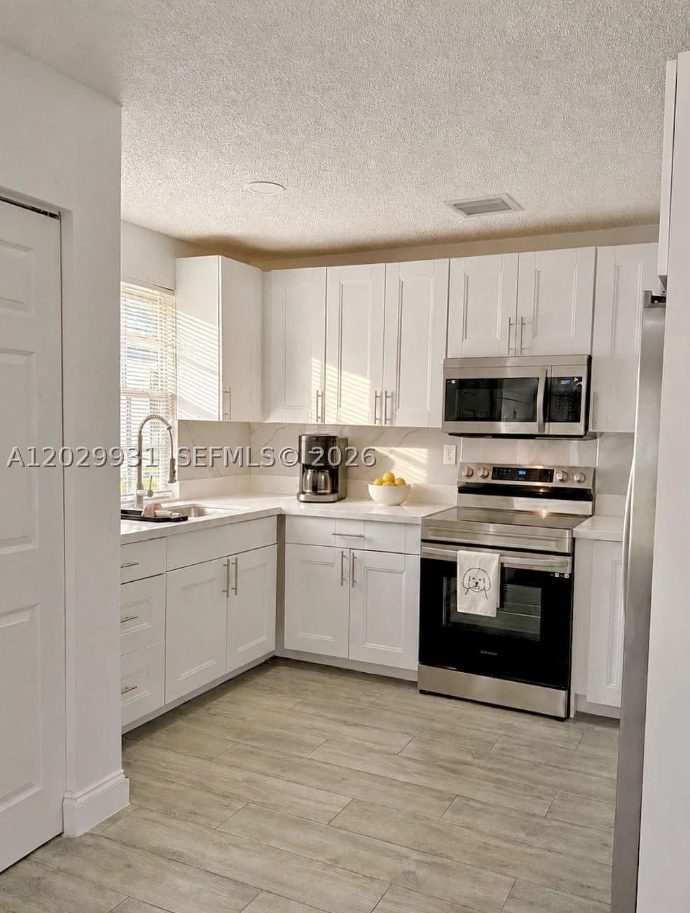 3+1 Müstakil ev — 5519 4th Ave, Miami, FL 33127