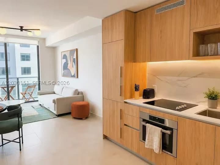 1-bedroom Condo — 11 6th St #1212, Miami, FL 33132