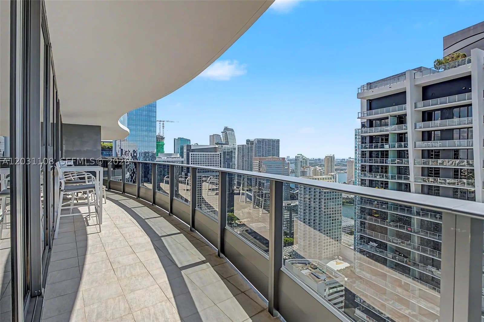 2-bedroom Condo — 1000 Brickell Plz #4609, Miami, FL 33131