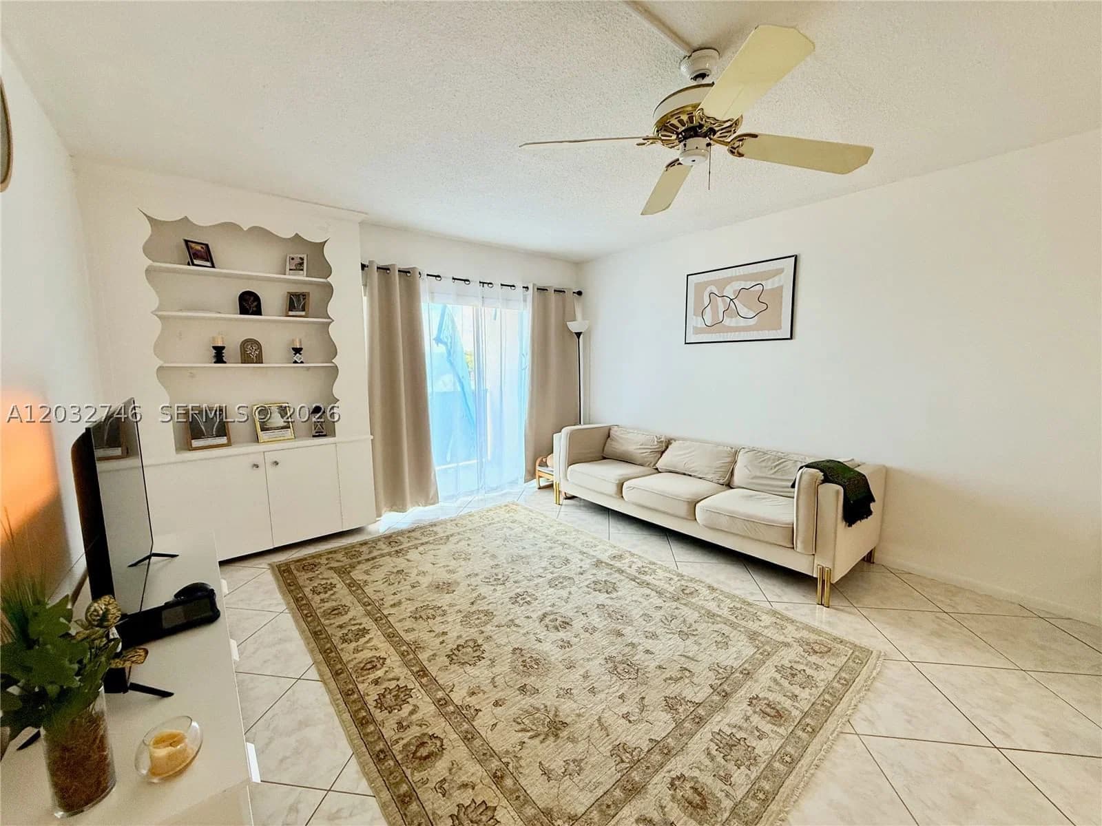 1+1 Condo — 400 Kings Point Dr #309, Sunny Isles Beach, FL 33160