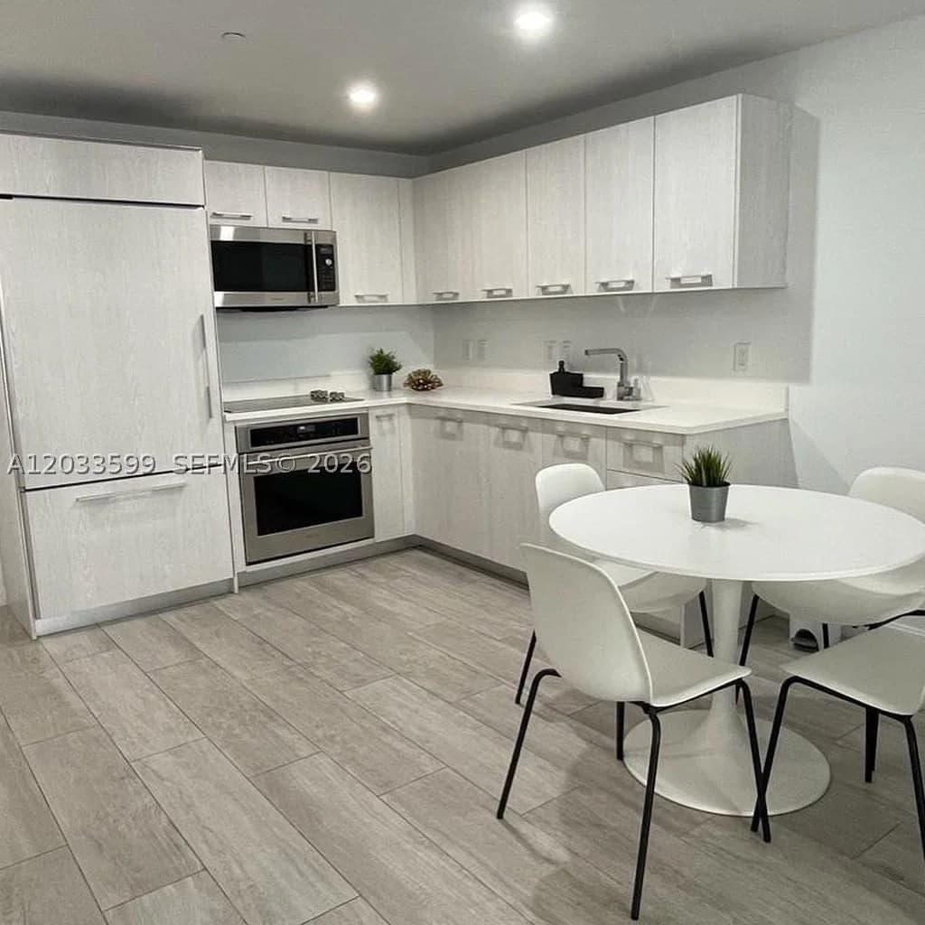 1+1 Condo — 45 9th St #1407, Miami, FL 33130