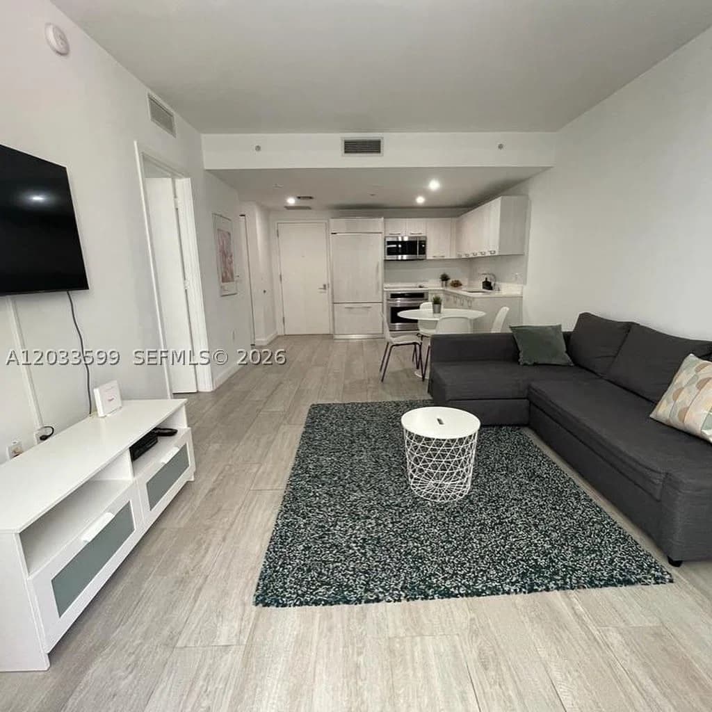 1+1 Condo — 45 9th St #1407, Miami, FL 33130