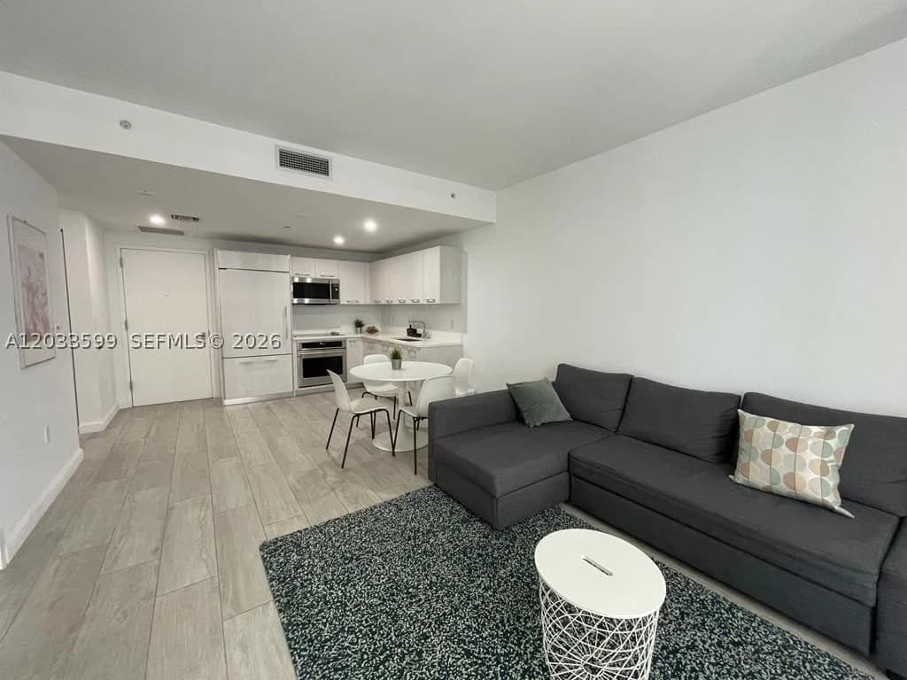 1+1 Condo — 45 9th St #1407, Miami, FL 33130