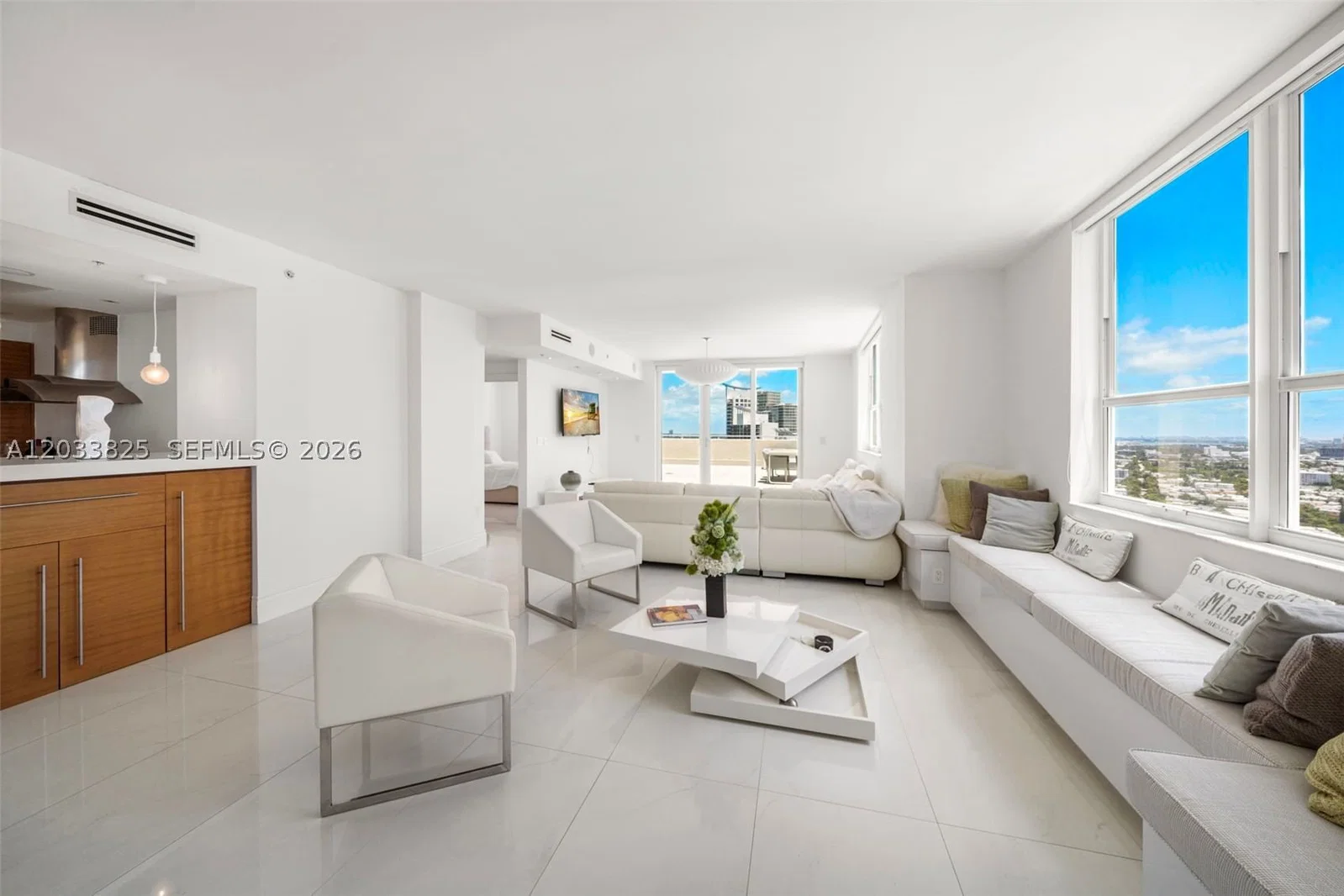 2+1 Condo — 90 Alton Rd #PH3209, Miami Beach, FL 33139