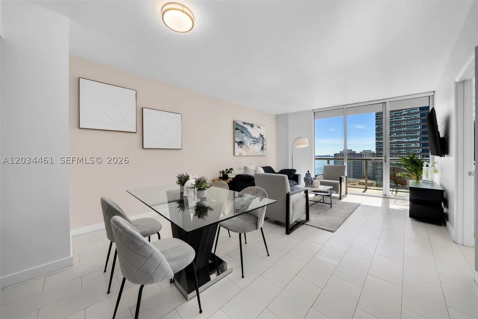 2-bedroom Condo — 485 Brickell Ave #1709, Miami, FL 33131