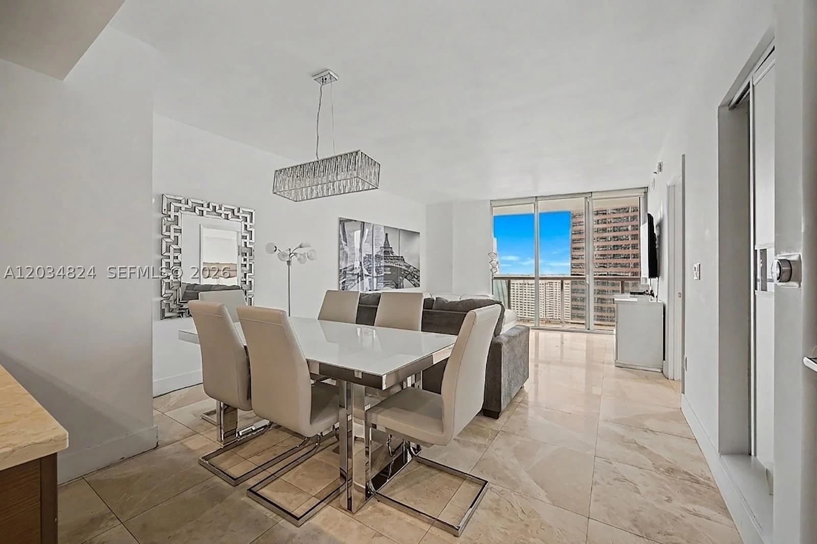 2-bedroom Condo — 485 Brickell Ave #2009, Miami, FL 33131
