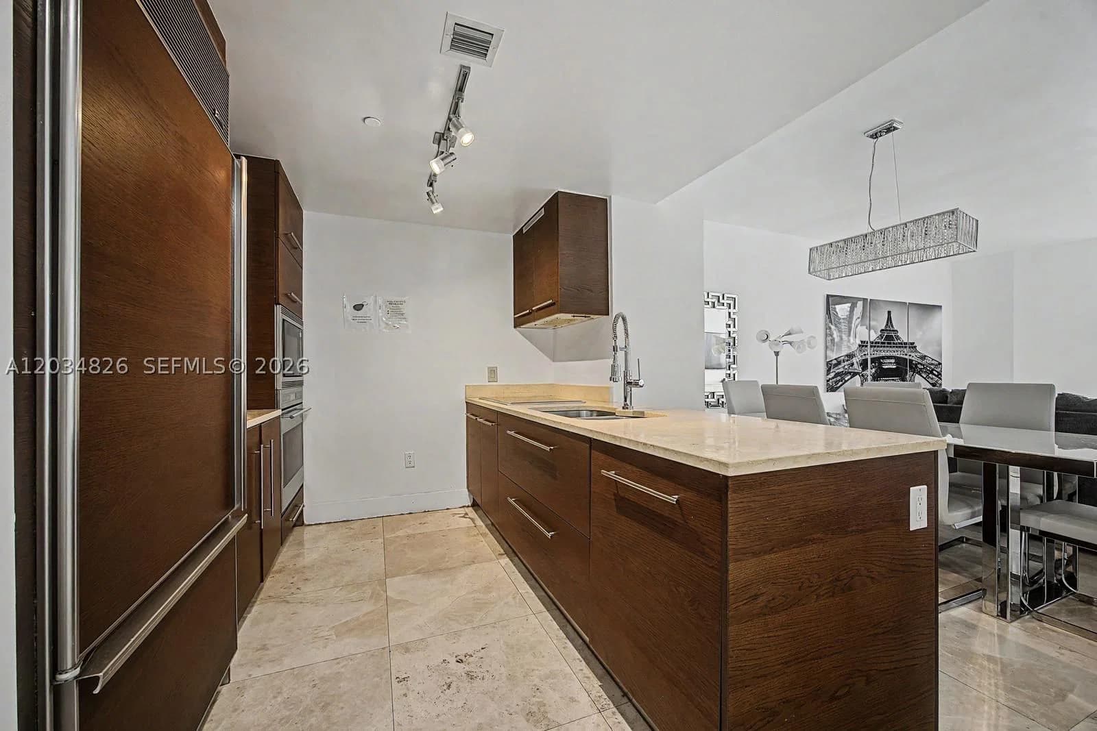 2+1 Condo — 485 Brickell Ave #2209, Miami, FL 33131