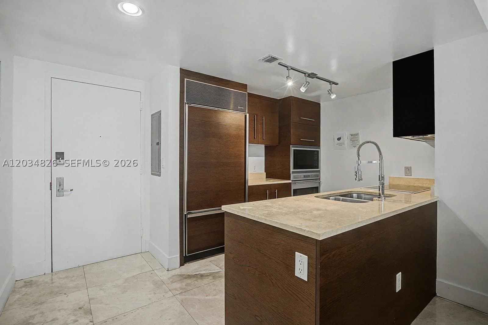2+1 Condo — 485 Brickell Ave #2209, Miami, FL 33131