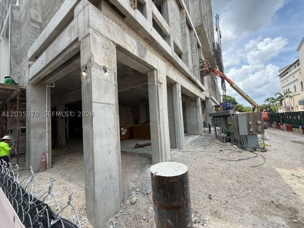 Property — 4011 SALZEDO ST #CU3, Coral Gables, FL 33146