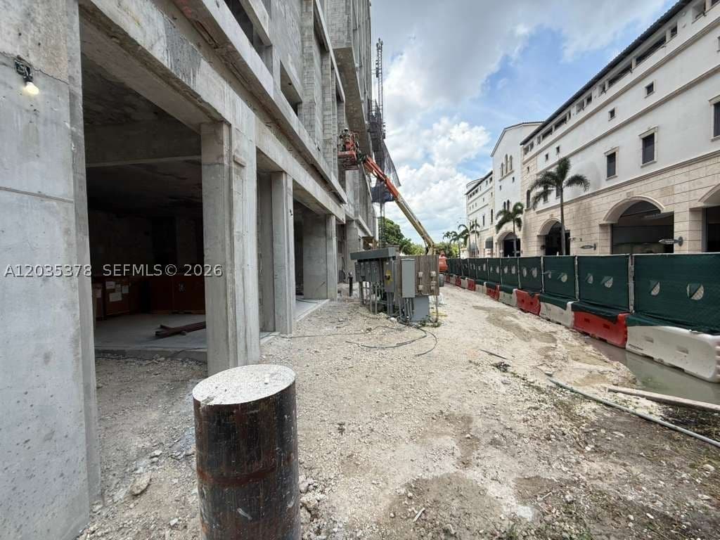 Property — 4011 SALZEDO ST #CU3, Coral Gables, FL 33146