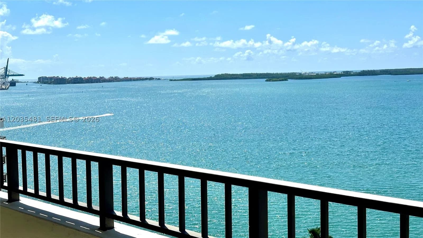 2+1 Condo — 520 Brickell Key Dr #A1615, Miami, FL 33131