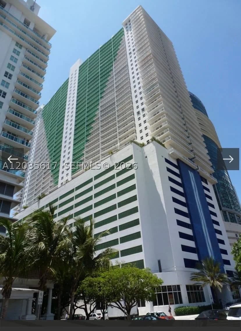 1+1 Condo — 1200 Brickell Bay Dr #3318, Miami, FL 33131