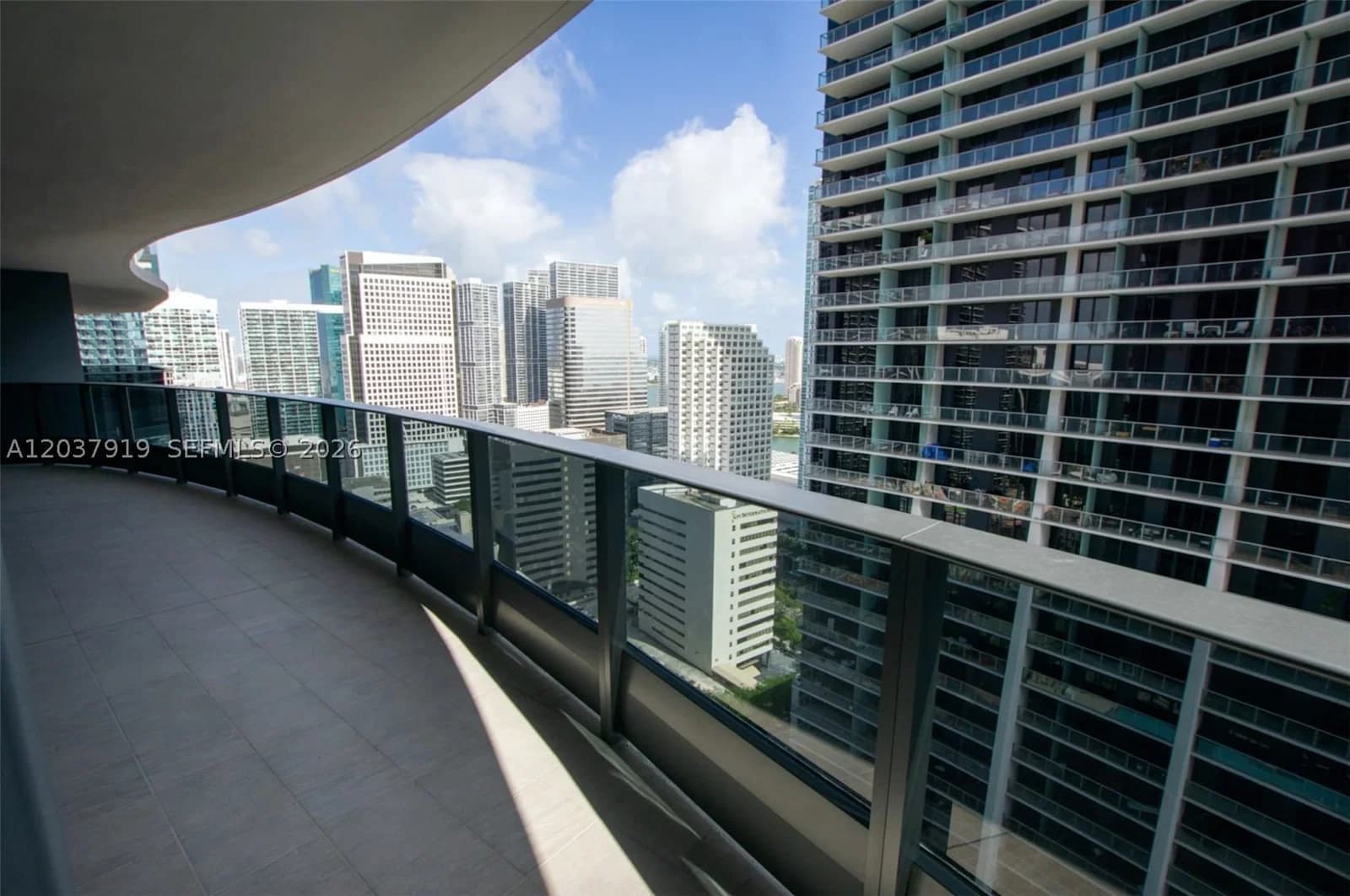 2+1 Condo — 1000 Brickell Plaza #2809, Miami, FL 33131
