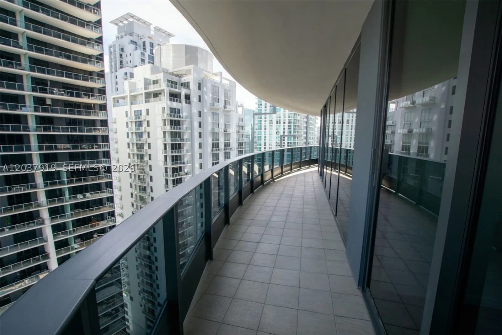 2+1 Condo — 1000 Brickell Plaza #2809, Miami, FL 33131