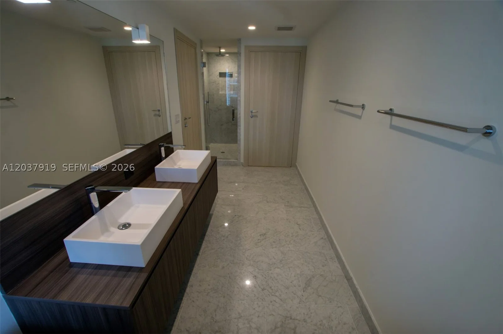 2+1 Condo — 1000 Brickell Plaza #2809, Miami, FL 33131
