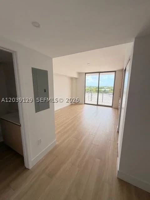 Condo — 90 32nd St #823, Miami, FL 33137
