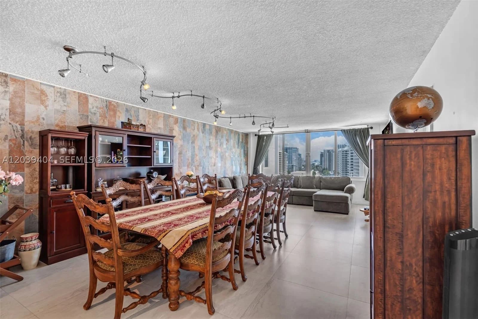 2-bedroom Condo — 5401 Collins Ave #813, Miami Beach, FL 33140