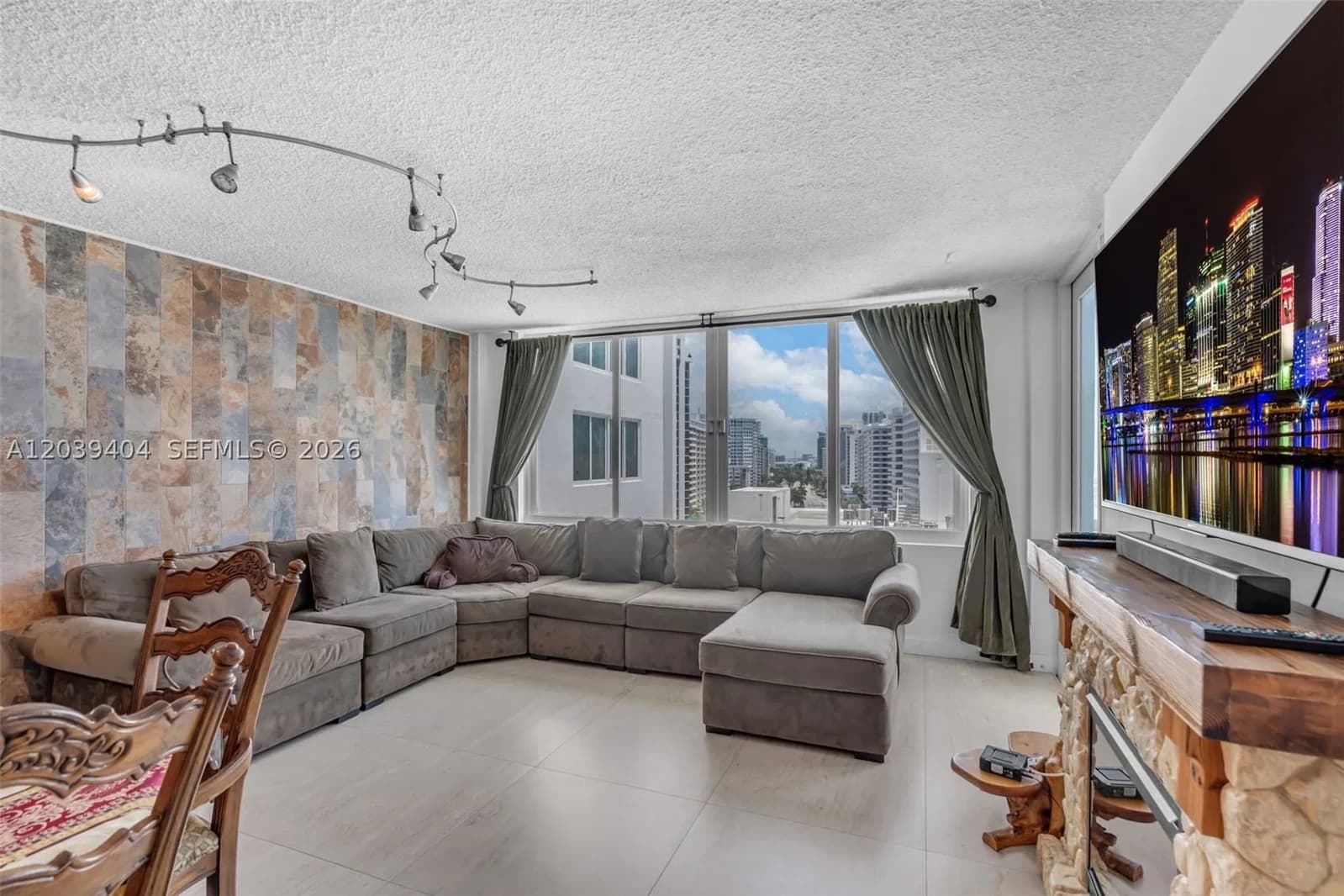 2-bedroom Condo — 5401 Collins Ave #813, Miami Beach, FL 33140