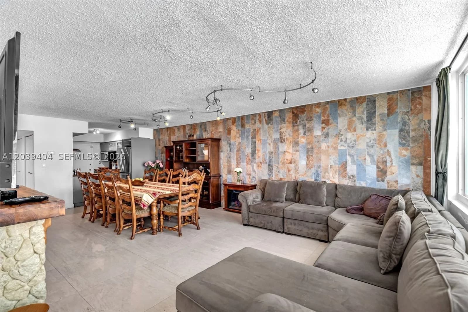 2-bedroom Condo — 5401 Collins Ave #813, Miami Beach, FL 33140