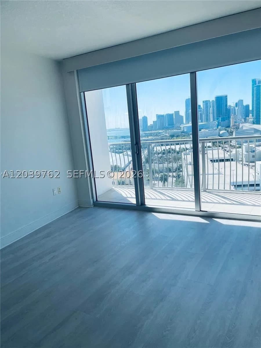 1+1 Condo — 1750 Bayshore Dr #2112, Miami, FL 33132
