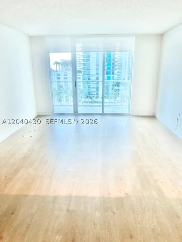 1-bedroom Condo — 1155 BRICKELL BAY DR #807, Miami, FL 33131