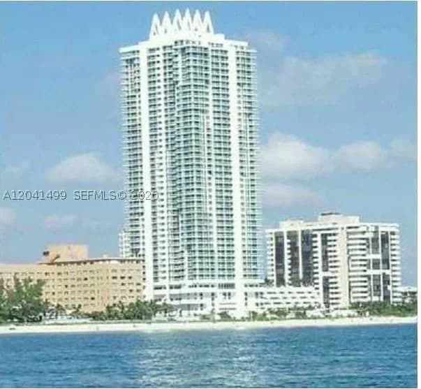 2-bedroom Condo — 6365 Collins Ave #1707, Miami Beach, FL 33141