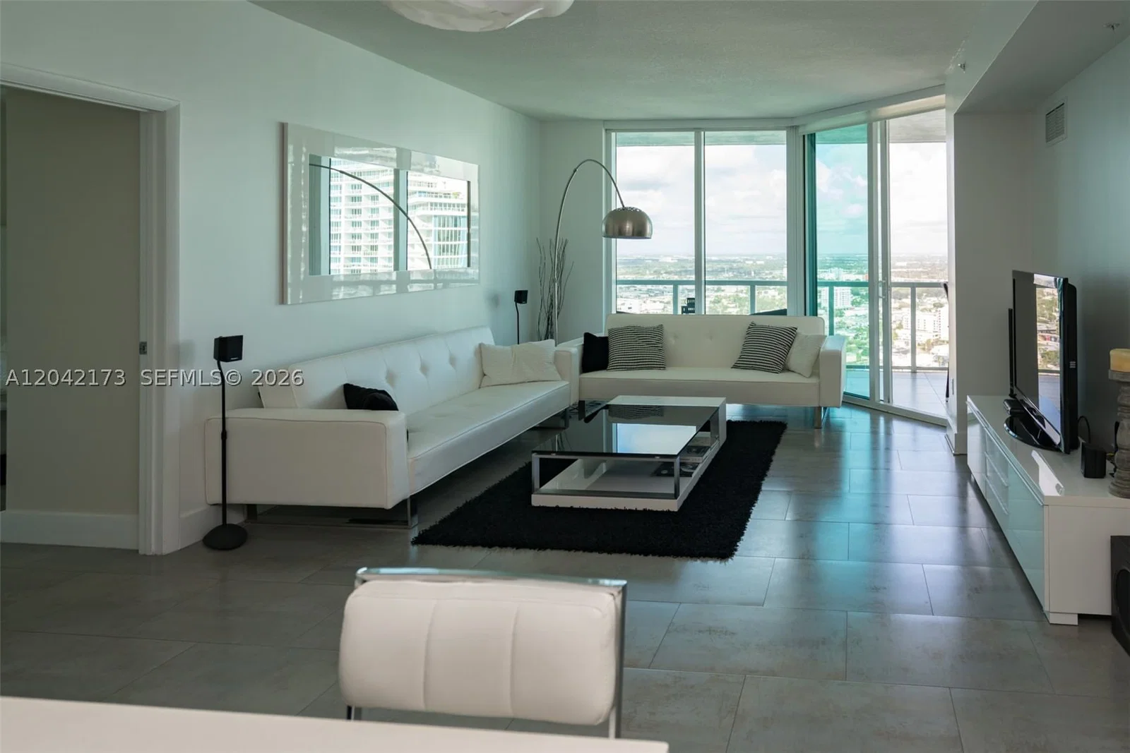2+1 Condo — 1900 Bayshore Dr #3514, Miami, FL 33132