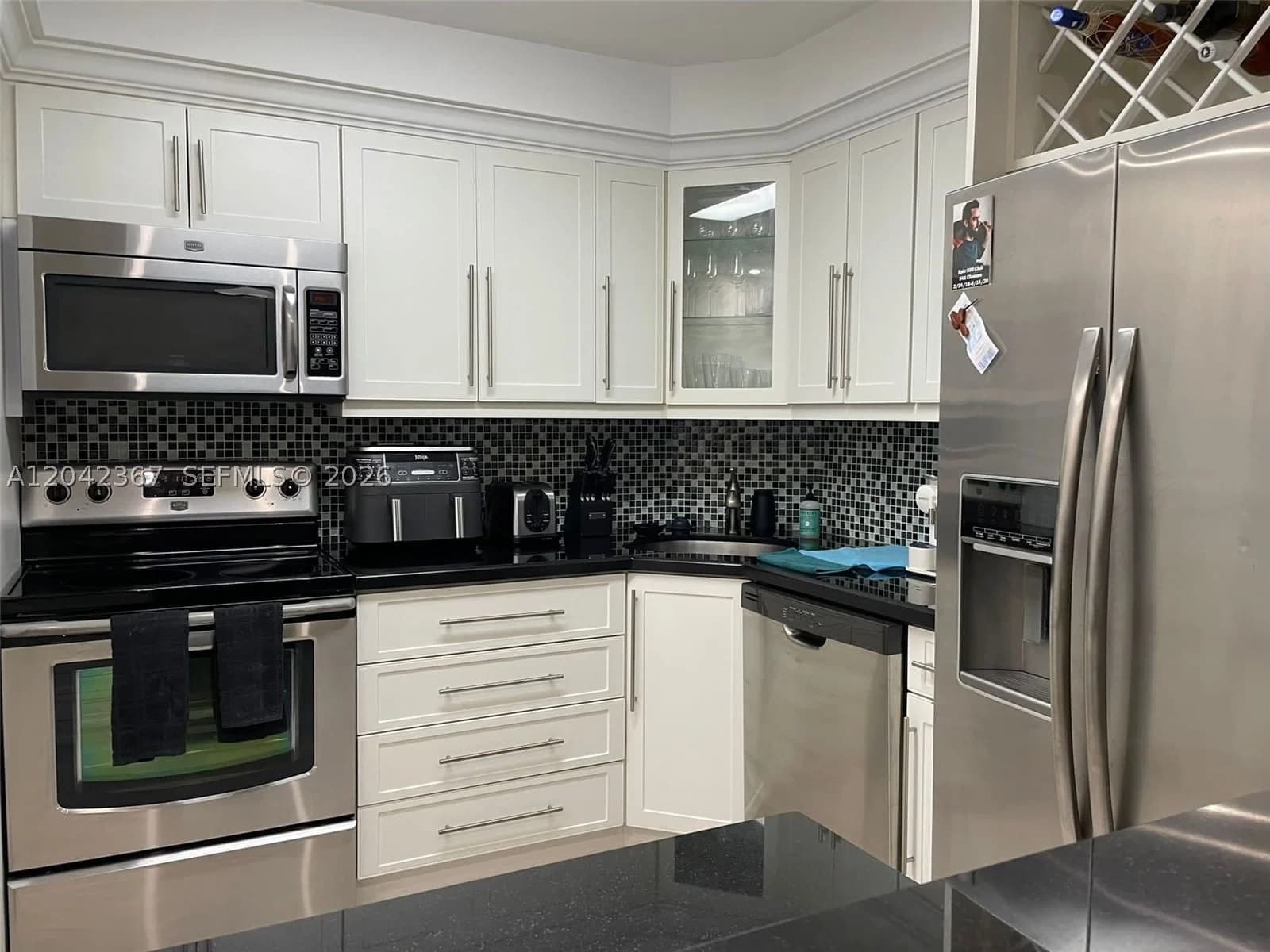 1-bedroom Condo — 2333 Brickell Ave #314, Miami, FL 33129